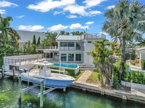 2089 NE 121st Road North Miami FL 33181