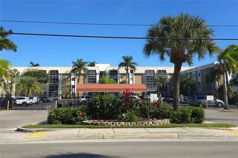 3040 NE 16th Avenue Oakland Park FL 33334