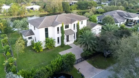 11907 SW 70th Avenue Pinecrest FL 33156