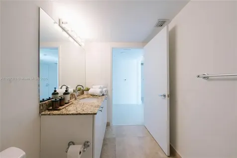 41 SE 5th Street Miami FL 33131
