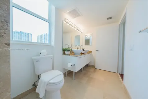 41 SE 5th Street Miami FL 33131