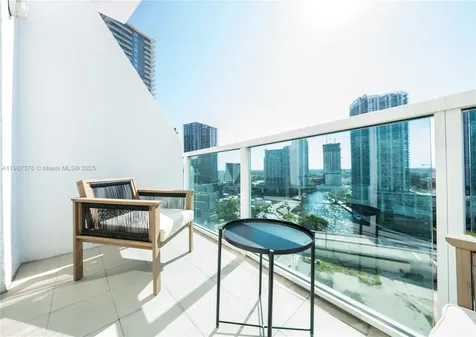 41 SE 5th Street Miami FL 33131