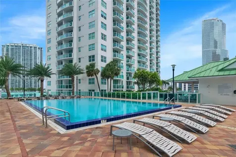 41 SE 5th Street Miami FL 33131