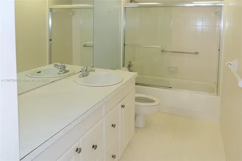 2970 NE 16th Avenue Oakland Park FL 33334