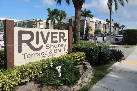 2970 NE 16th Avenue Oakland Park FL 33334