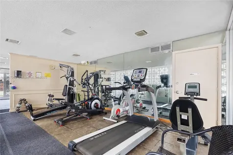 2970 NE 16th Avenue Oakland Park FL 33334