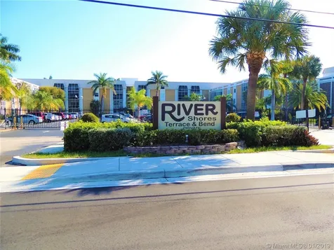 2970 NE 16th Avenue Oakland Park FL 33334