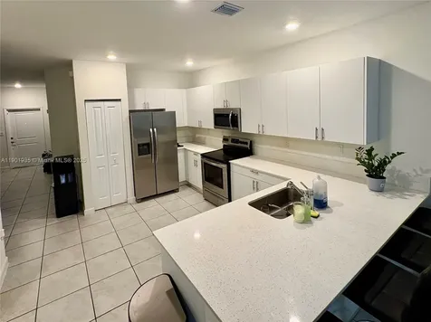 1020 SE 26th Terrace Homestead FL 33035