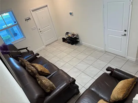 1020 SE 26th Terrace Homestead FL 33035
