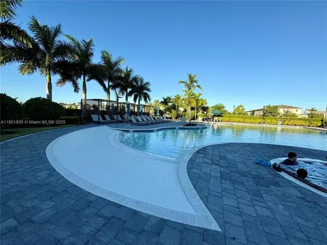 1020 SE 26th Terrace Homestead FL 33035