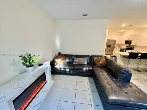 1020 SE 26th Terrace Homestead FL 33035