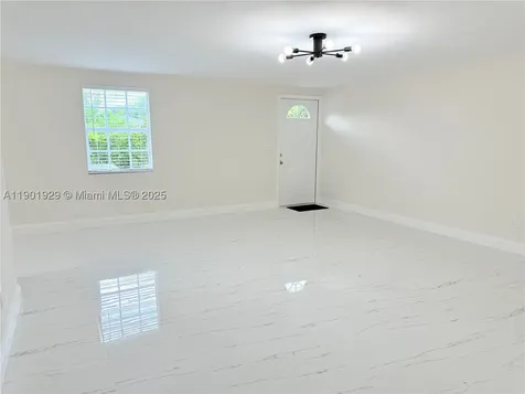 4340 SW 19th Street West Park FL 33023