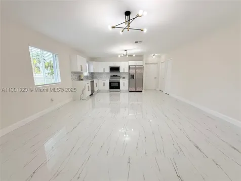 4340 SW 19th Street West Park FL 33023