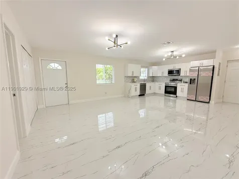 4340 SW 19th Street West Park FL 33023