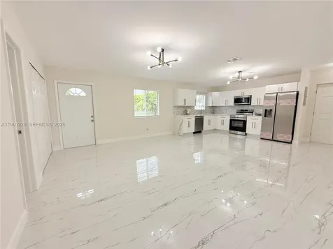 4340 SW 19th Street West Park FL 33023