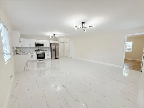 4340 SW 19th Street West Park FL 33023