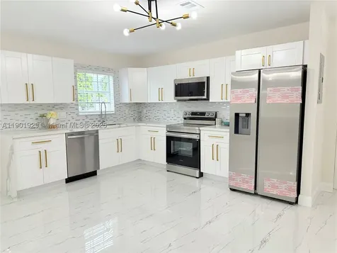 4340 SW 19th Street West Park FL 33023