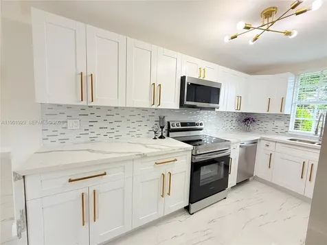 4340 SW 19th Street West Park FL 33023