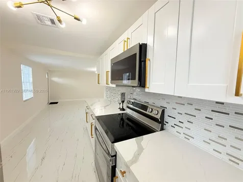 4340 SW 19th Street West Park FL 33023