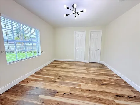 4340 SW 19th Street West Park FL 33023