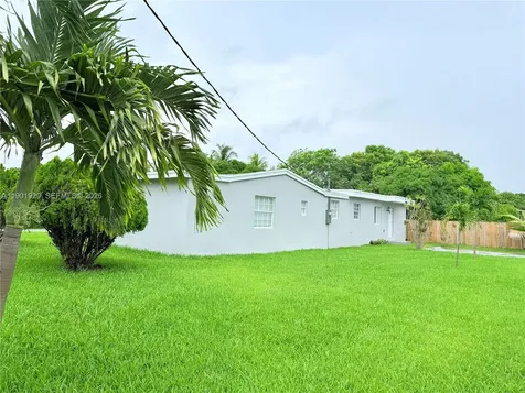 4340 SW 19th Street West Park FL 33023