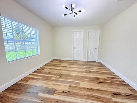 4340 SW 19th Street West Park FL 33023
