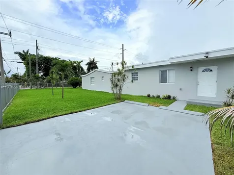 4340 SW 19th Street West Park FL 33023
