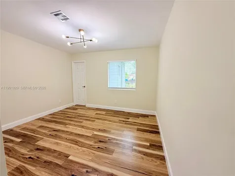 4340 SW 19th Street West Park FL 33023