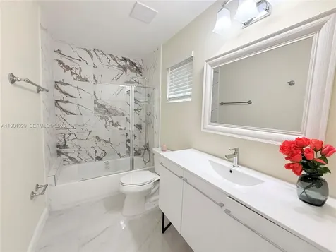 4340 SW 19th Street West Park FL 33023