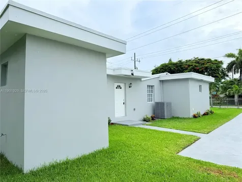4340 SW 19th Street West Park FL 33023