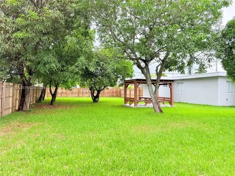 4340 SW 19th Street West Park FL 33023