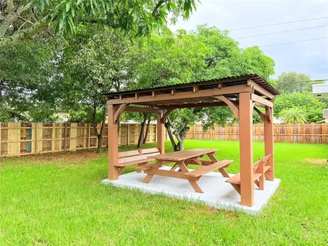 4340 SW 19th Street West Park FL 33023