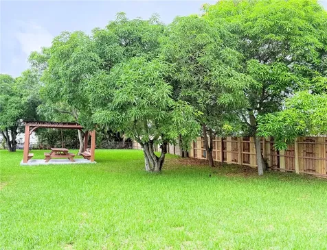 4340 SW 19th Street West Park FL 33023