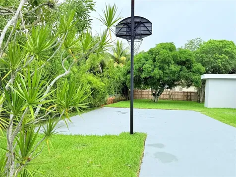 4340 SW 19th Street West Park FL 33023
