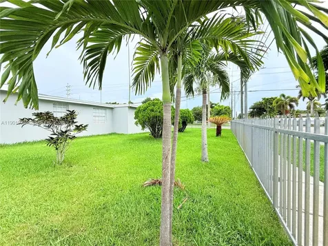 4340 SW 19th Street West Park FL 33023