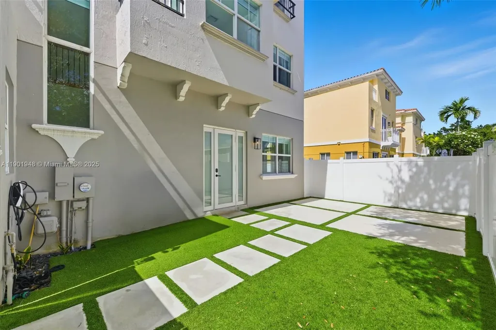 623 NE 11th Avenue Fort Lauderdale FL 33304