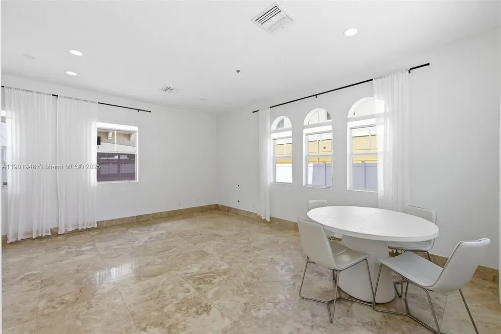 623 NE 11th Avenue Fort Lauderdale FL 33304