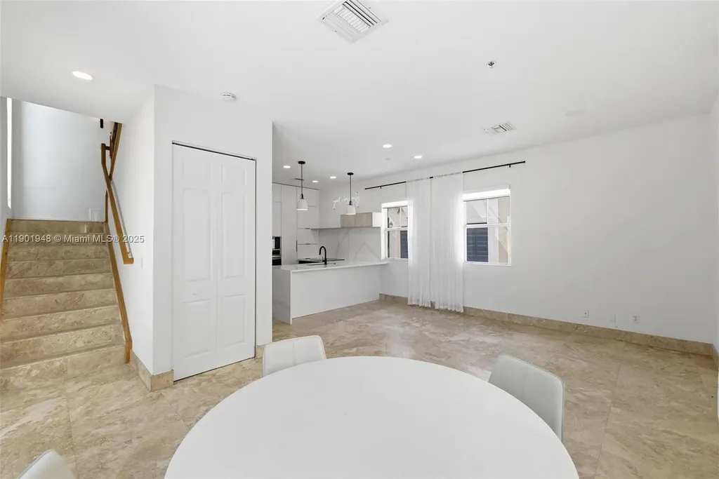 623 NE 11th Avenue Fort Lauderdale FL 33304