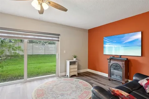 20888 NW 1st Street Pembroke Pines FL 33029