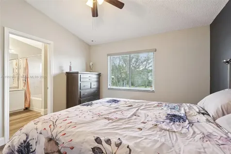 20888 NW 1st Street Pembroke Pines FL 33029