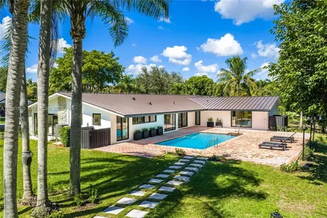 10945 SW 75th Court Pinecrest FL 33156