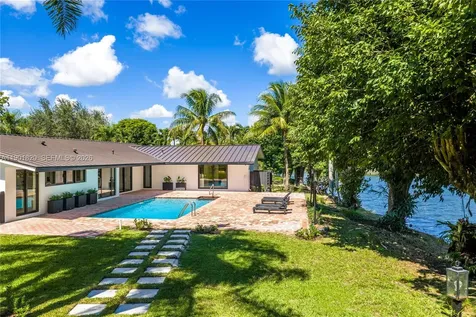 10945 SW 75th Court Pinecrest FL 33156