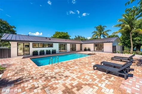 10945 SW 75th Court Pinecrest FL 33156