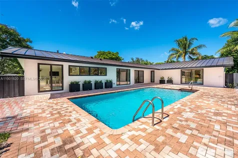 10945 SW 75th Court Pinecrest FL 33156