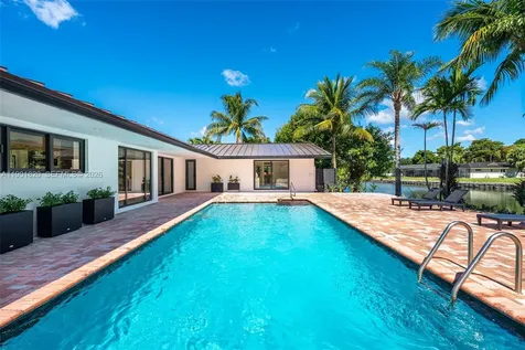 10945 SW 75th Court Pinecrest FL 33156