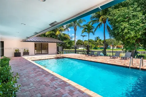 10945 SW 75th Court Pinecrest FL 33156