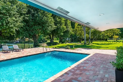 10945 SW 75th Court Pinecrest FL 33156