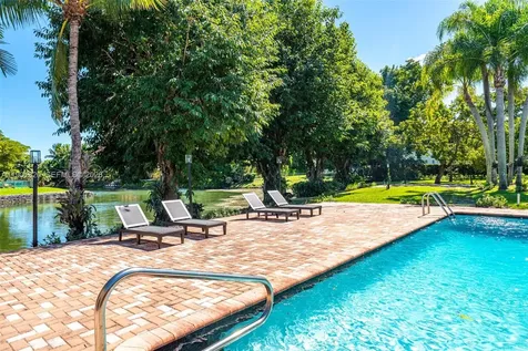 10945 SW 75th Court Pinecrest FL 33156