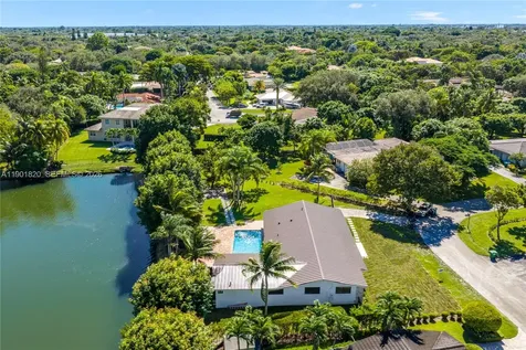 10945 SW 75th Court Pinecrest FL 33156