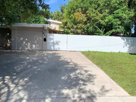 917 N 26th Avenue Hollywood FL 33020